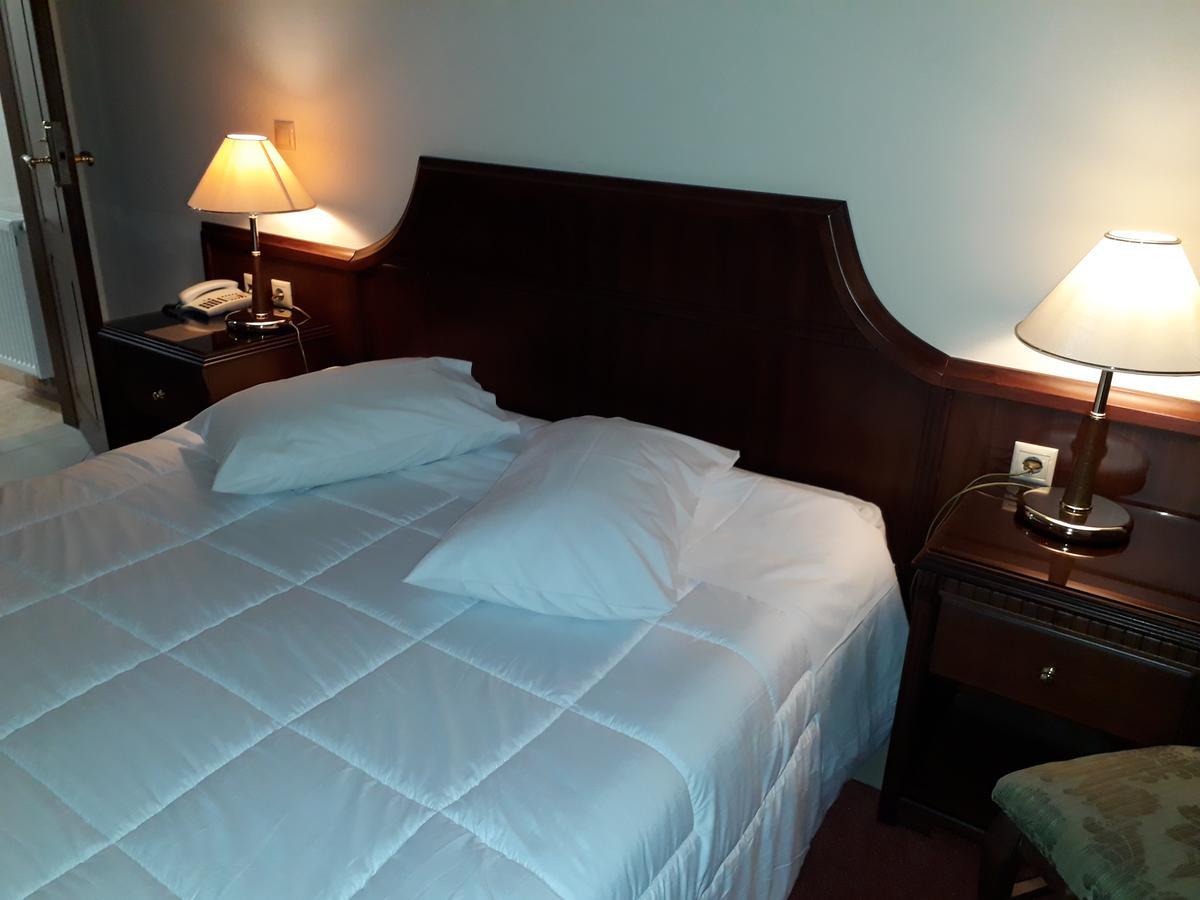 Отель Apollonia 4*