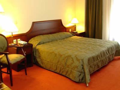 Apollonia Hotel 4*